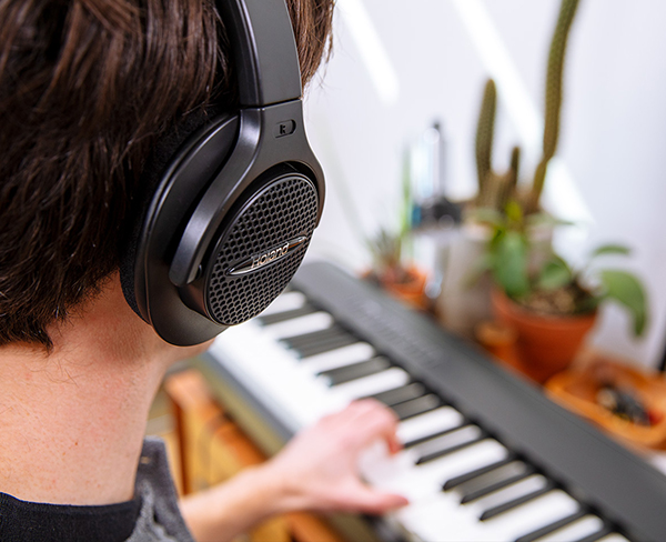 Music City – Tổng Kho Piano, Guitar, Organ | Dịch Vụ Giáo Dục Âm Nhạc